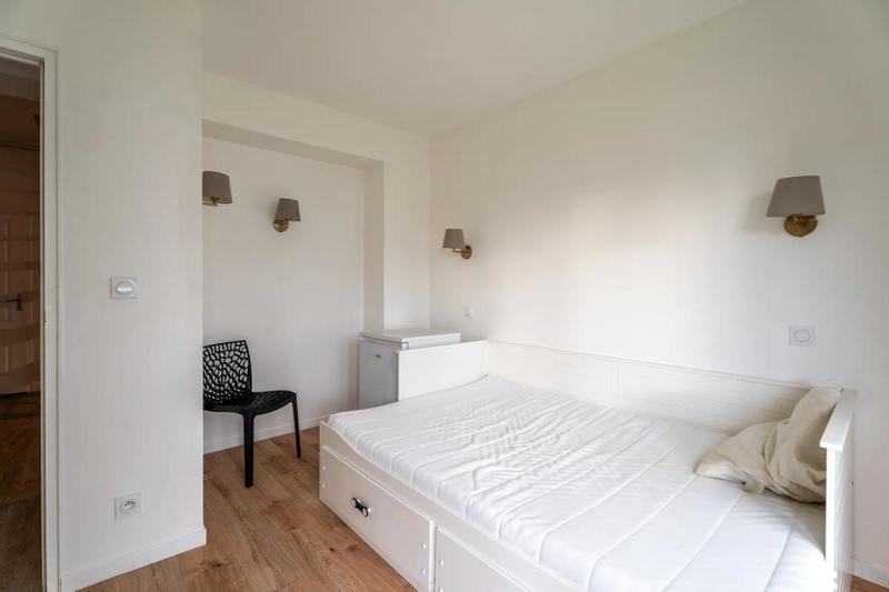 Maison - 220 m² - 10 pièces