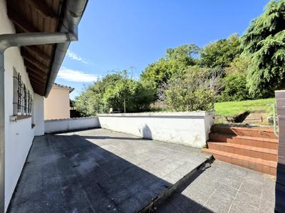 Maison - 255 m² - 8 pièces