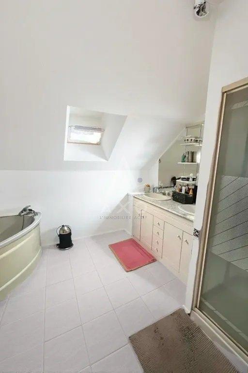 Maison - 155 m² - 6 pièces