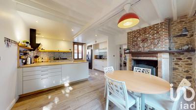 Maison - 220 m² - 6 pièces