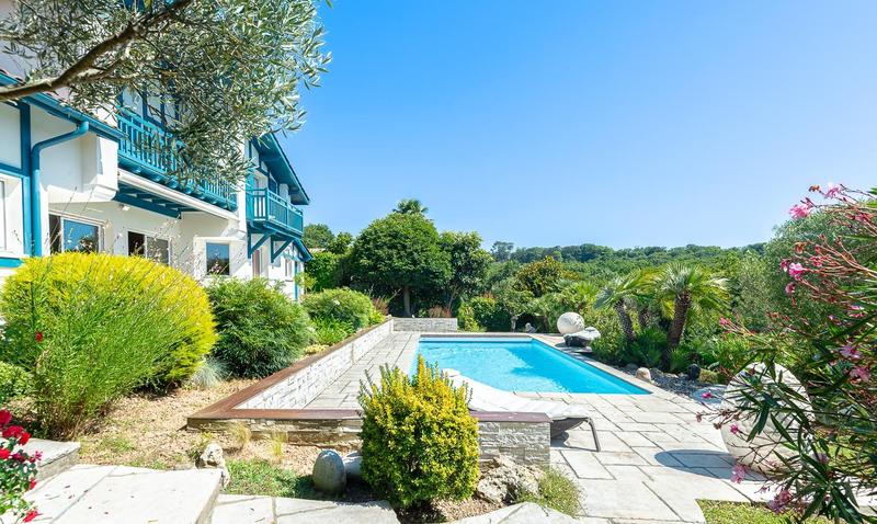 Maison - 197 m² - 6 pièces