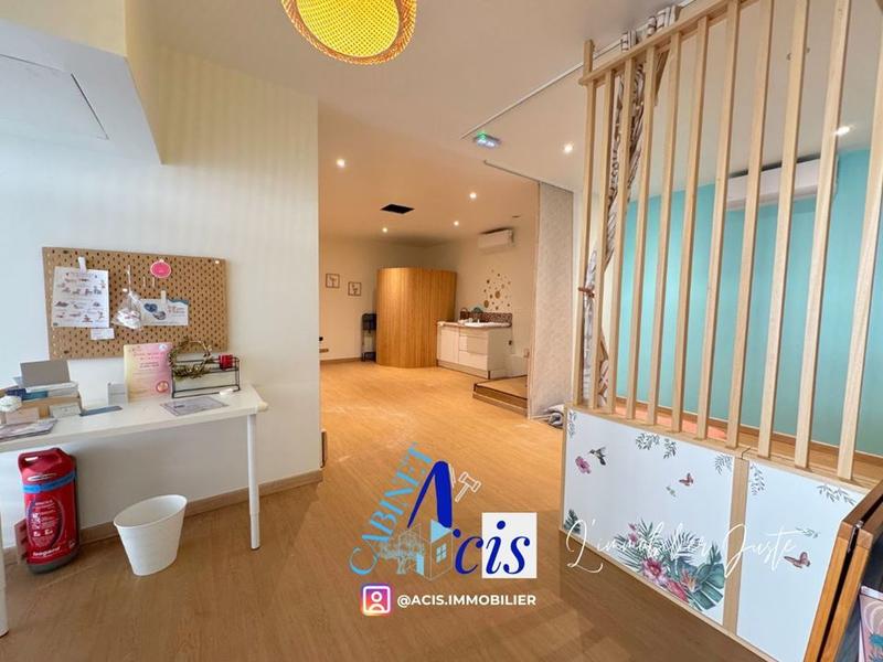 Local commercial - 67 m² - 2 pièces