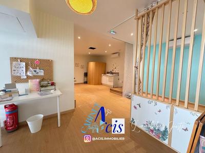 Local commercial - 67 m² - 2 pièces