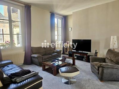 Maison - 304 m² - 10 pièces