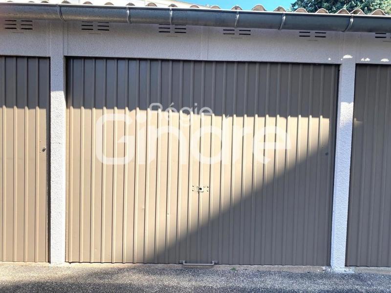 Garage - 12 m²