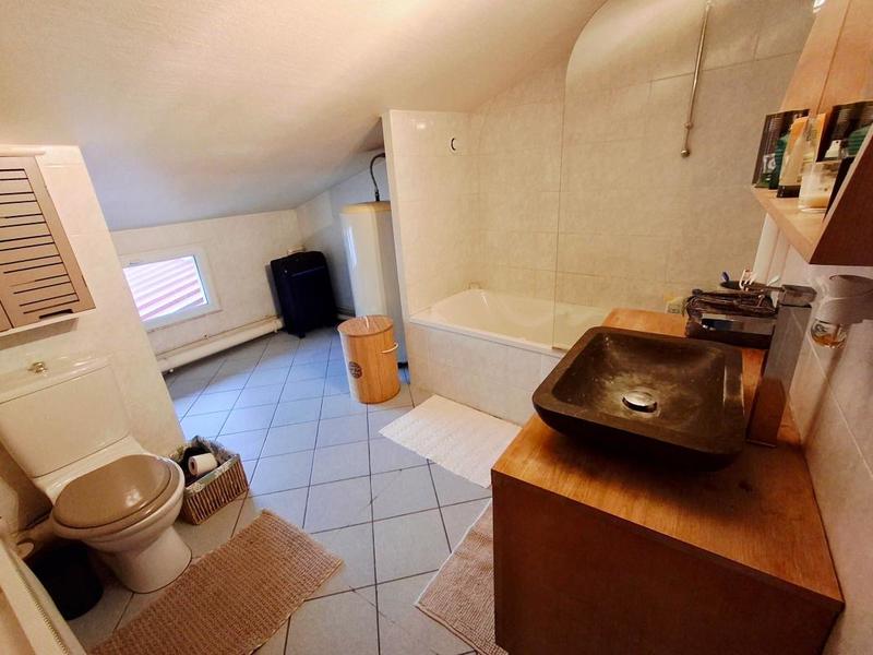 Appartement - 105 m² - 3 pièces