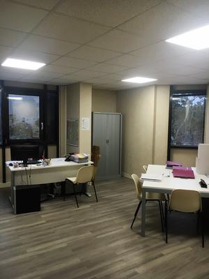 Bureau - 303 m² - 1 pièce