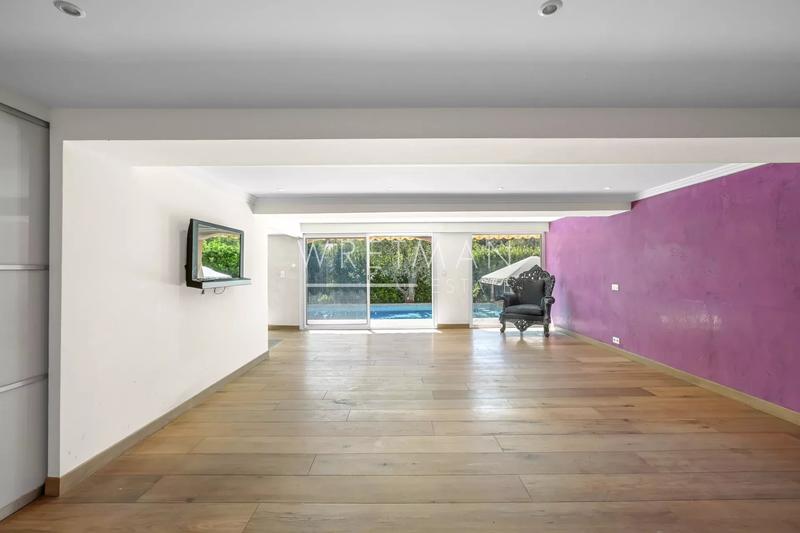 Villa - 430 m² - 9 pièces