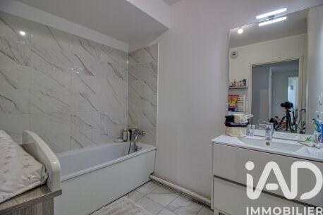 Appartement - 77 m² - 4 pièces