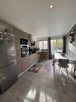 Maison - 140 m² - 6 pièces