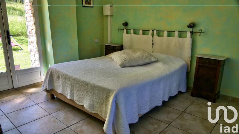 Maison - 591 m² - 12 pièces