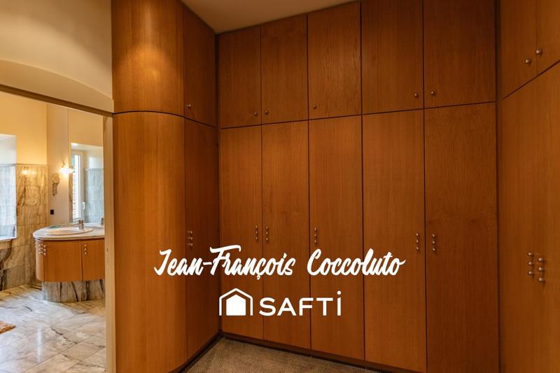 Maison de maîtres - 446 m² - 15 pièces