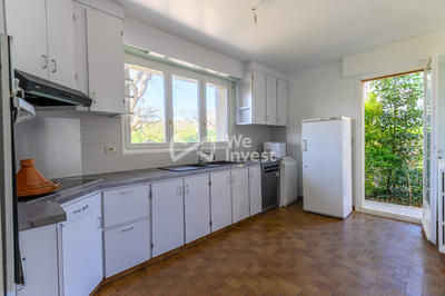 Maison - 180 m² - 8 pièces