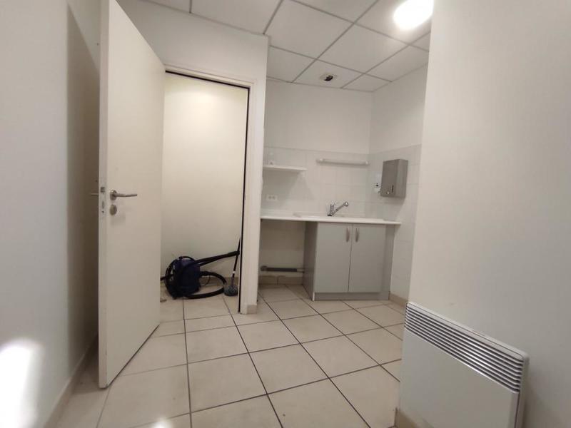 Local commercial - 56 m² - 4 pièces