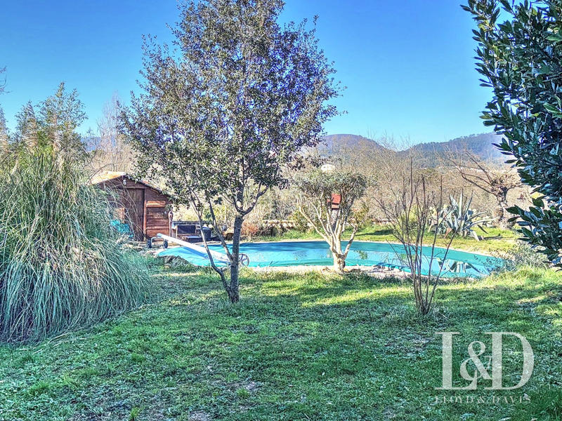 Mas - 250 m² - 9 pièces