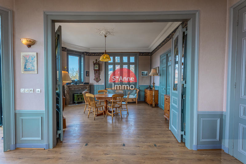 Maison - 357 m² - 8 pièces