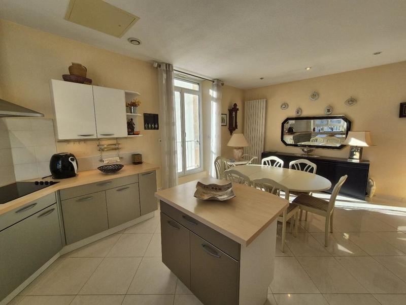 Duplex - 240 m² - 4 pièces