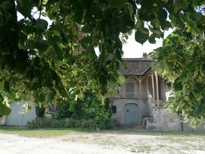 Maison - 230 m² - 6 pièces