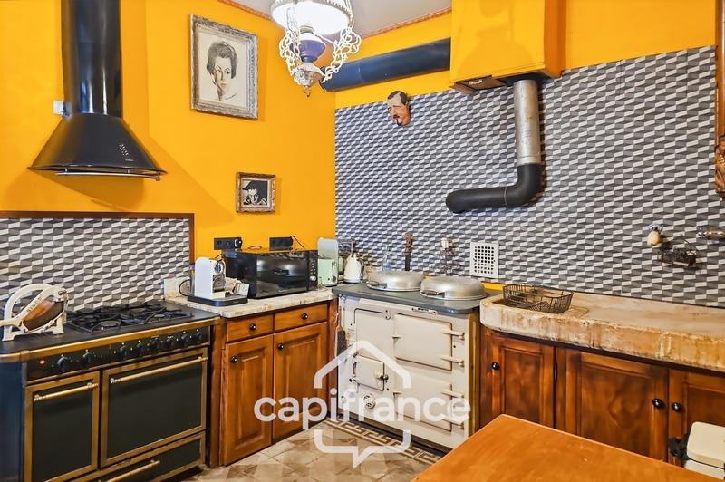 Maison - 450 m² - 11 pièces