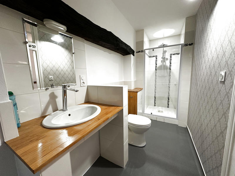 Maison - 223 m² - 9 pièces