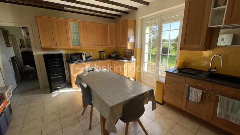 Propriété - 219 m² - 7 pièces