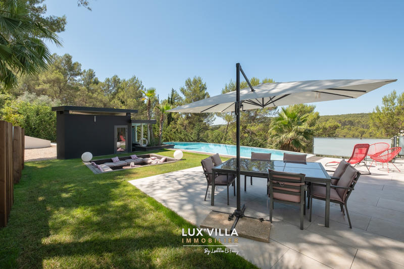 Villa - 397 m² - 10 pièces