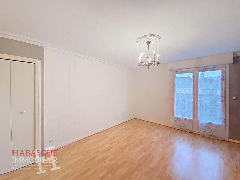 Appartement - 83 m² - 3 pièces