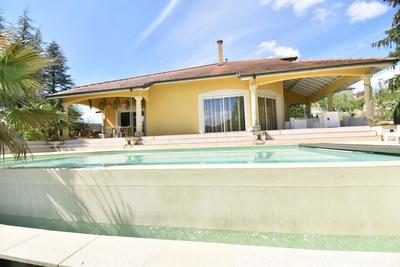 Villa - 240 m² - 6 pièces