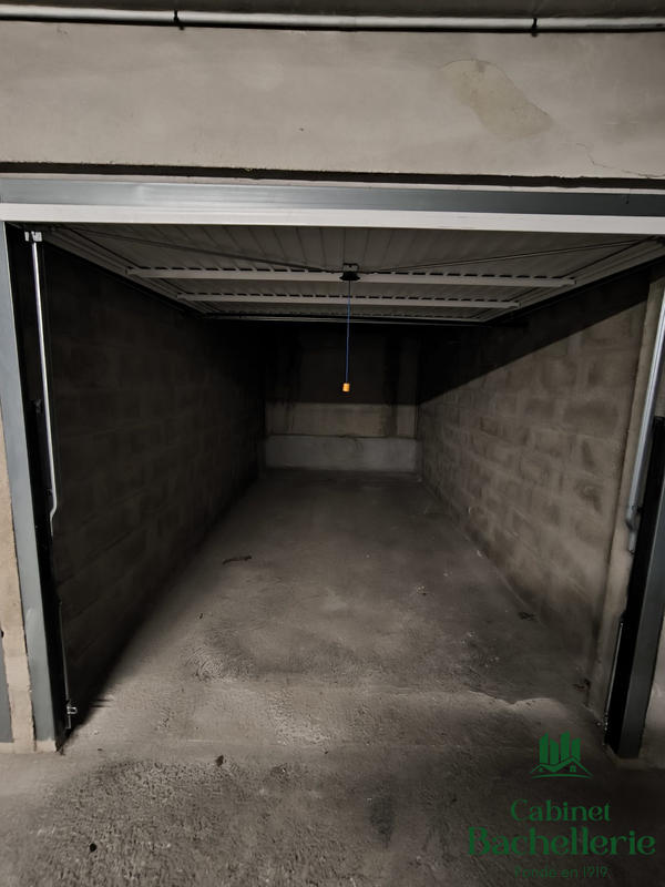 Parking / Garage - 15 m²