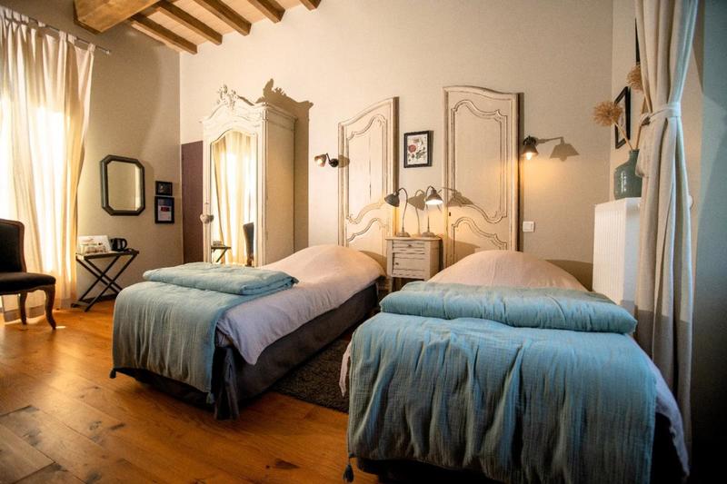 Propriété - 300 m² - 12 pièces