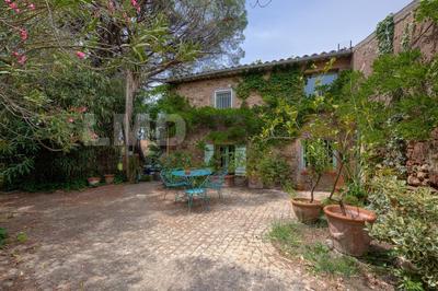 Maison - 180 m² - 9 pièces