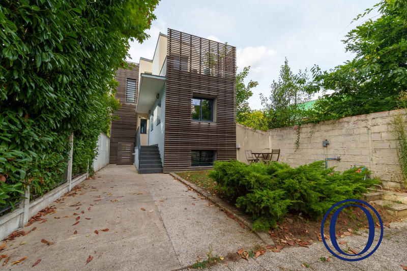 Appartement - 181 m² - 9 pièces