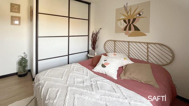 Maison - 237 m² - 8 pièces