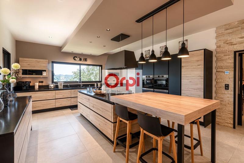 Villa - 263 m² - 7 pièces