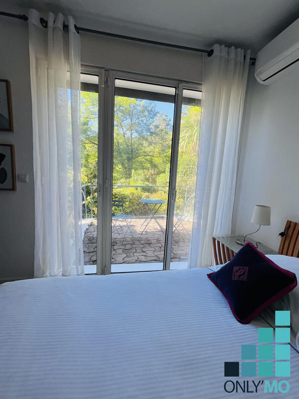 Villa - 330 m² - 6 pièces