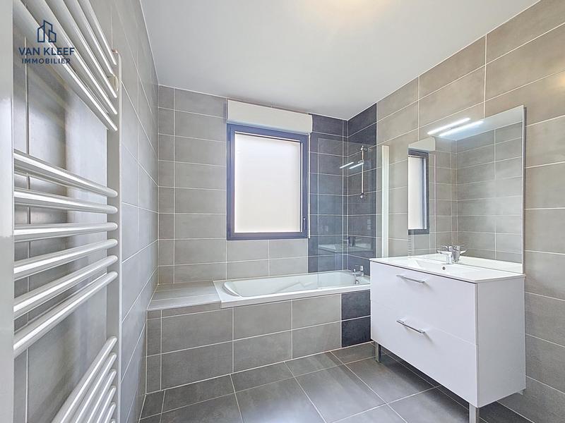 Appartement - 77 m² - 4 pièces