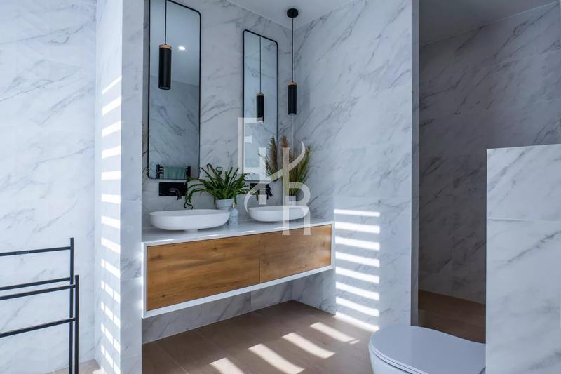 Villa - 245 m² - 5 pièces