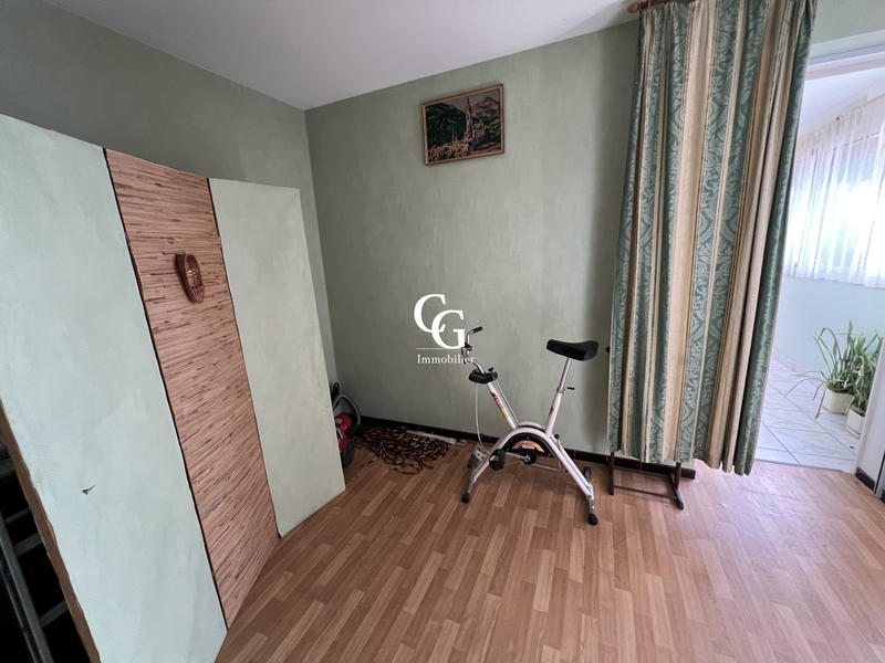 Maison - 208 m² - 6 pièces