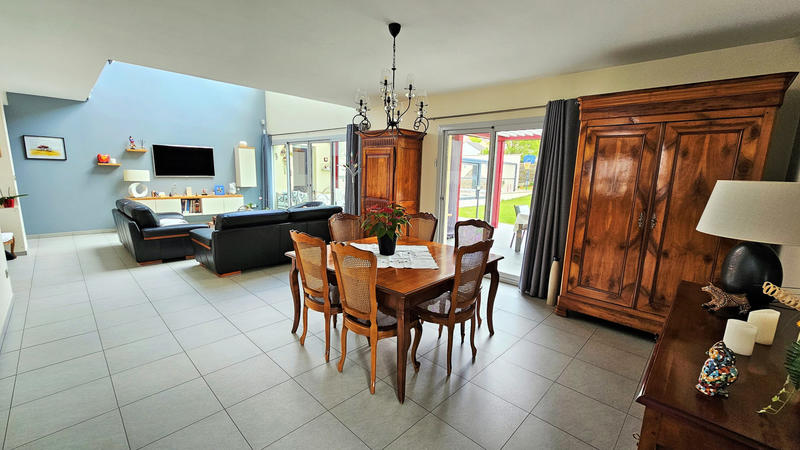 Maison - 200 m² - 7 pièces