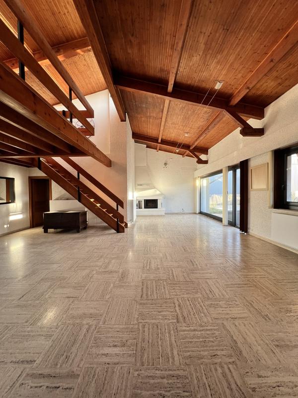 Local d'activités - 221 m² - 6 pièces