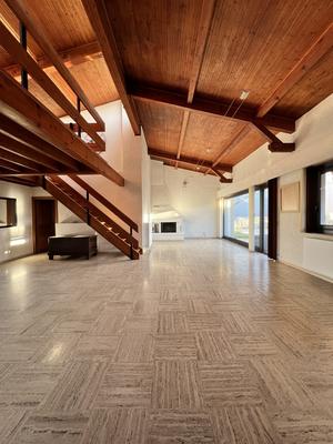 Local d'activités - 221 m² - 6 pièces