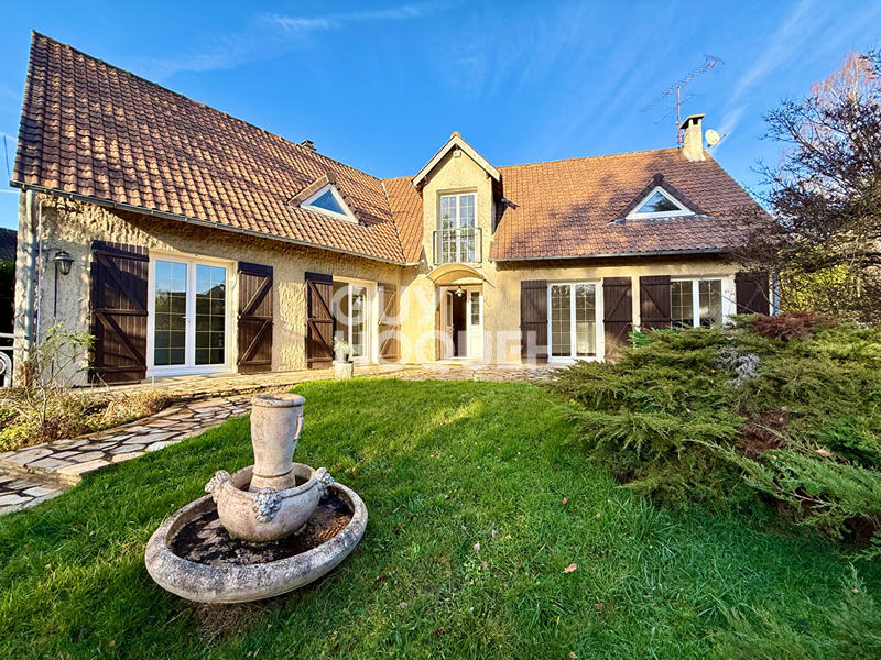 Maison - 213 m² - 8 pièces