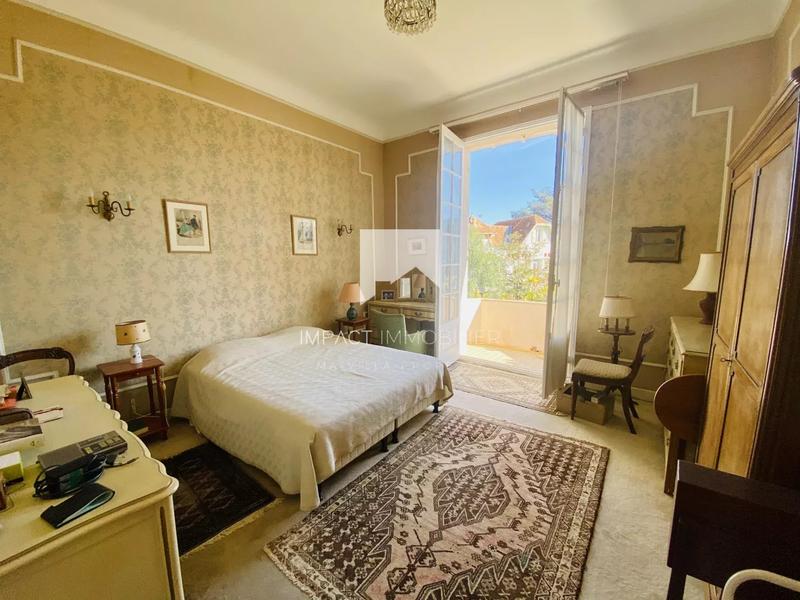 Maison - 200 m² - 6 pièces