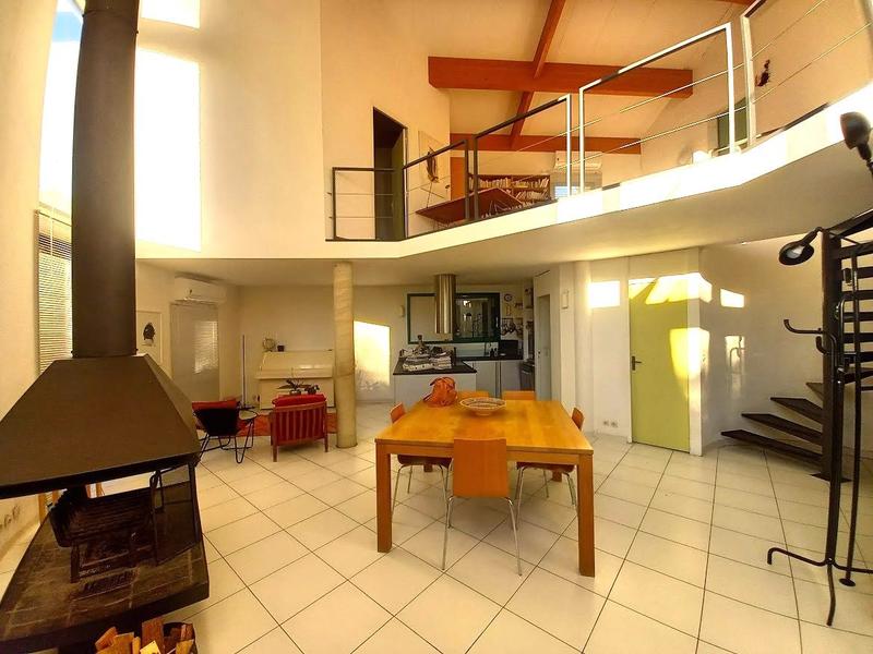 Villa - 270 m² - 6 pièces