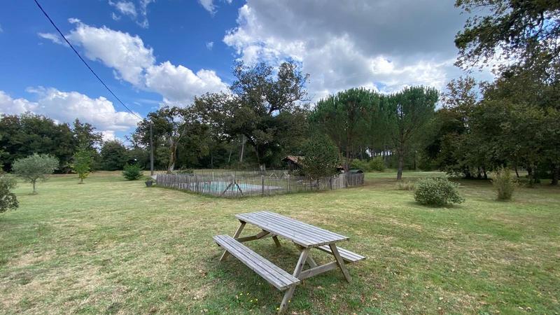 Maison - 220 m² - 7 pièces