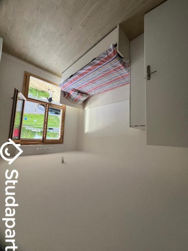 Chambre - 13 m² - 1 pièce