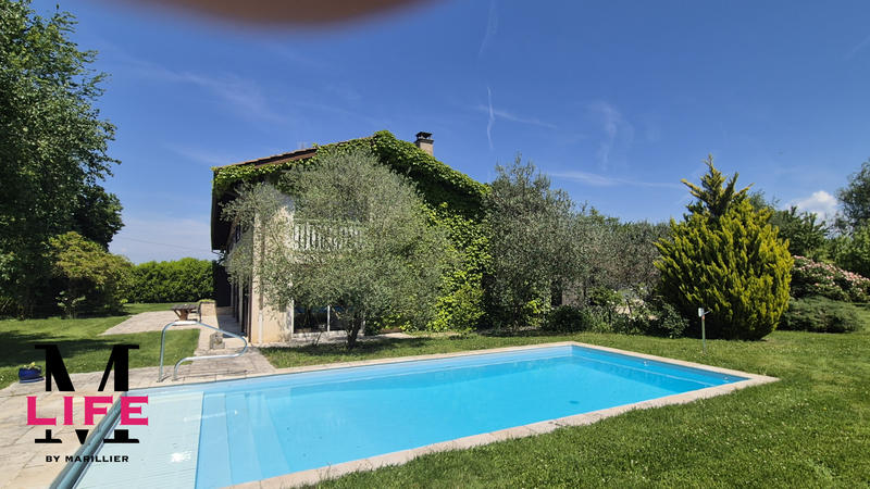 Maison - 251 m² - 6 pièces