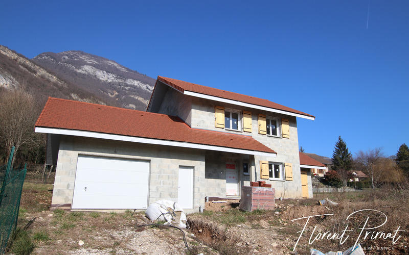 Maison - 111 m² - 6 pièces