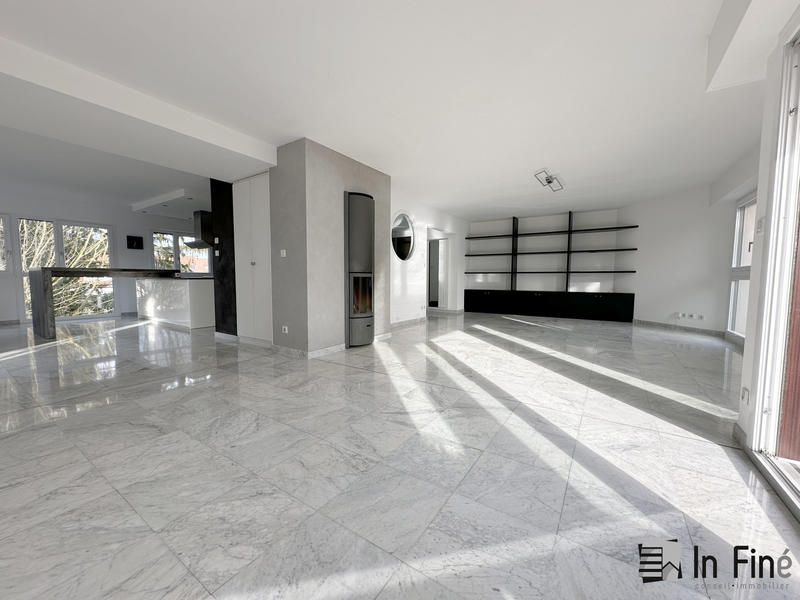 Appartement - 155 m² - 6 pièces