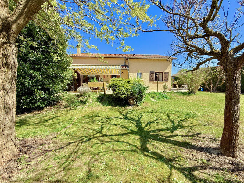 Maison traditionnelle - 122 m² - 6 pièces